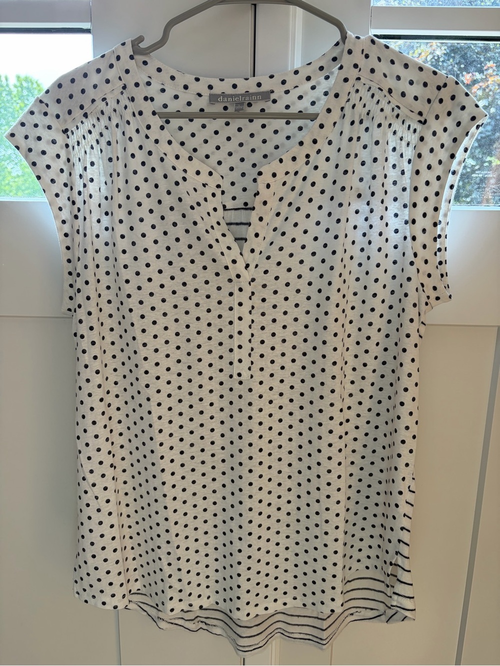Daniel Rainn White Blouse Split Neck Black Polka Dots Stripes Sleeveless Large - Picture 5 of 11